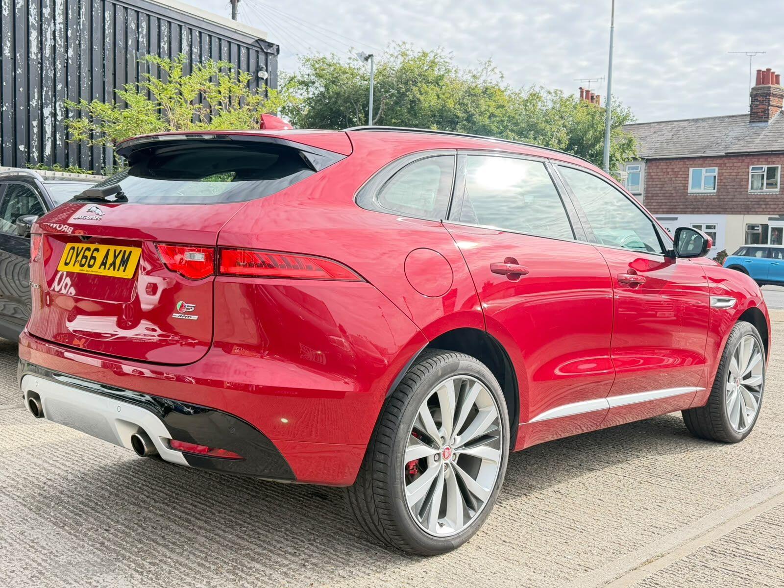 Jaguar F-Pace view 13