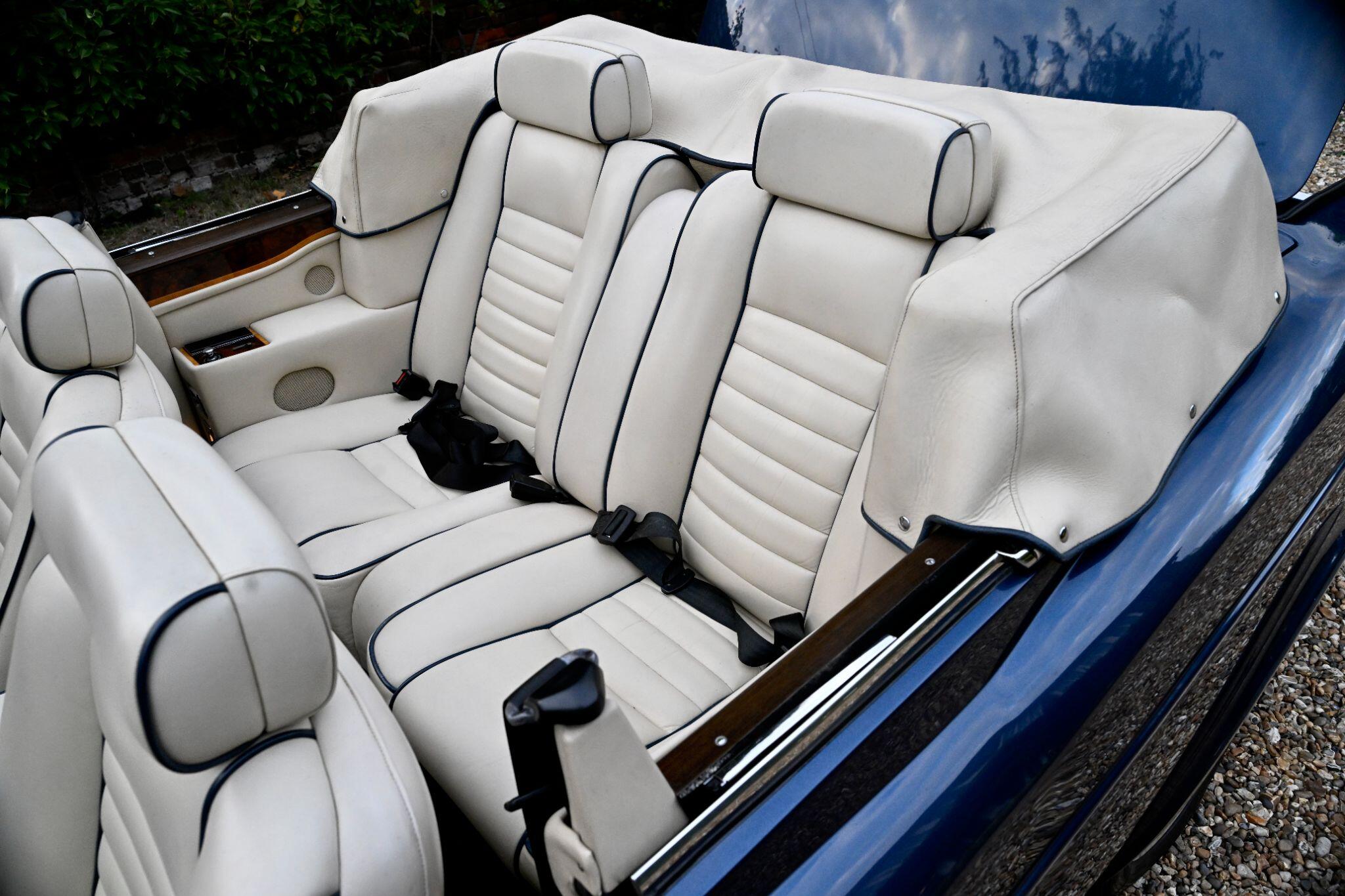 Rolls-Royce Corniche view 36