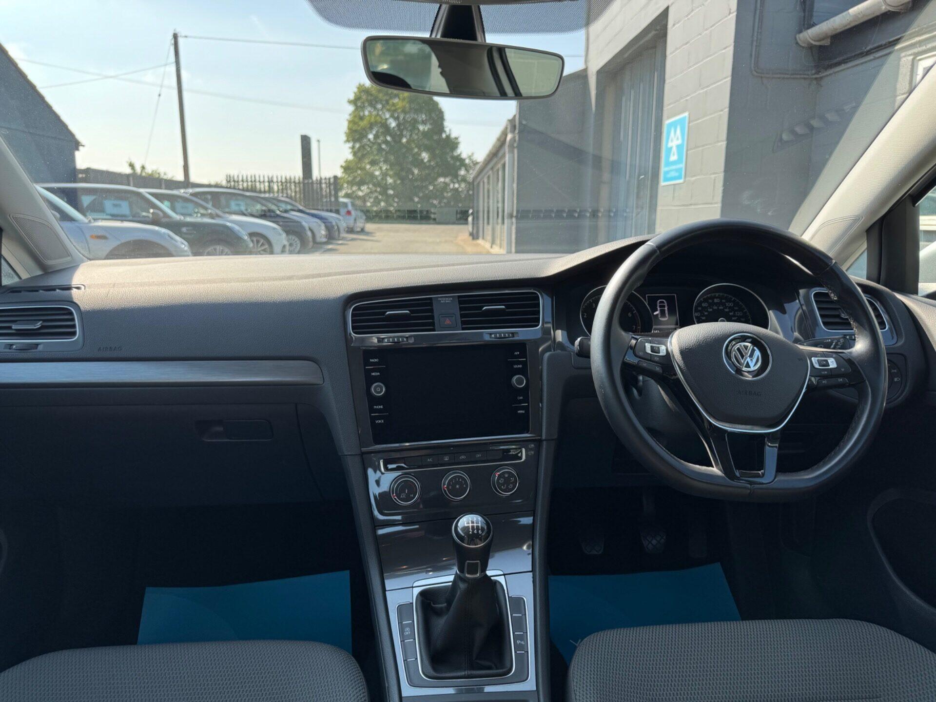 Volkswagen Golf view 41