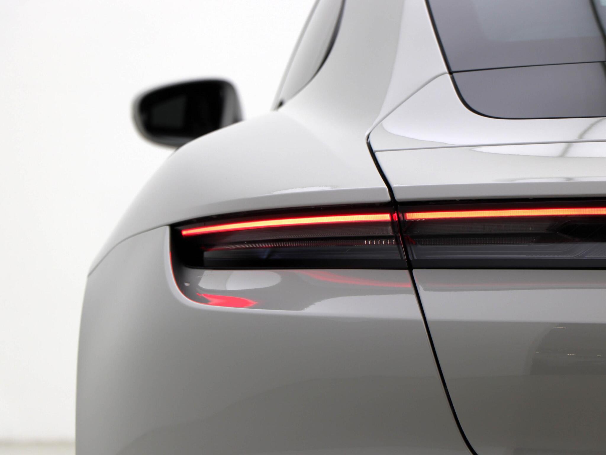 Porsche Taycan view 16