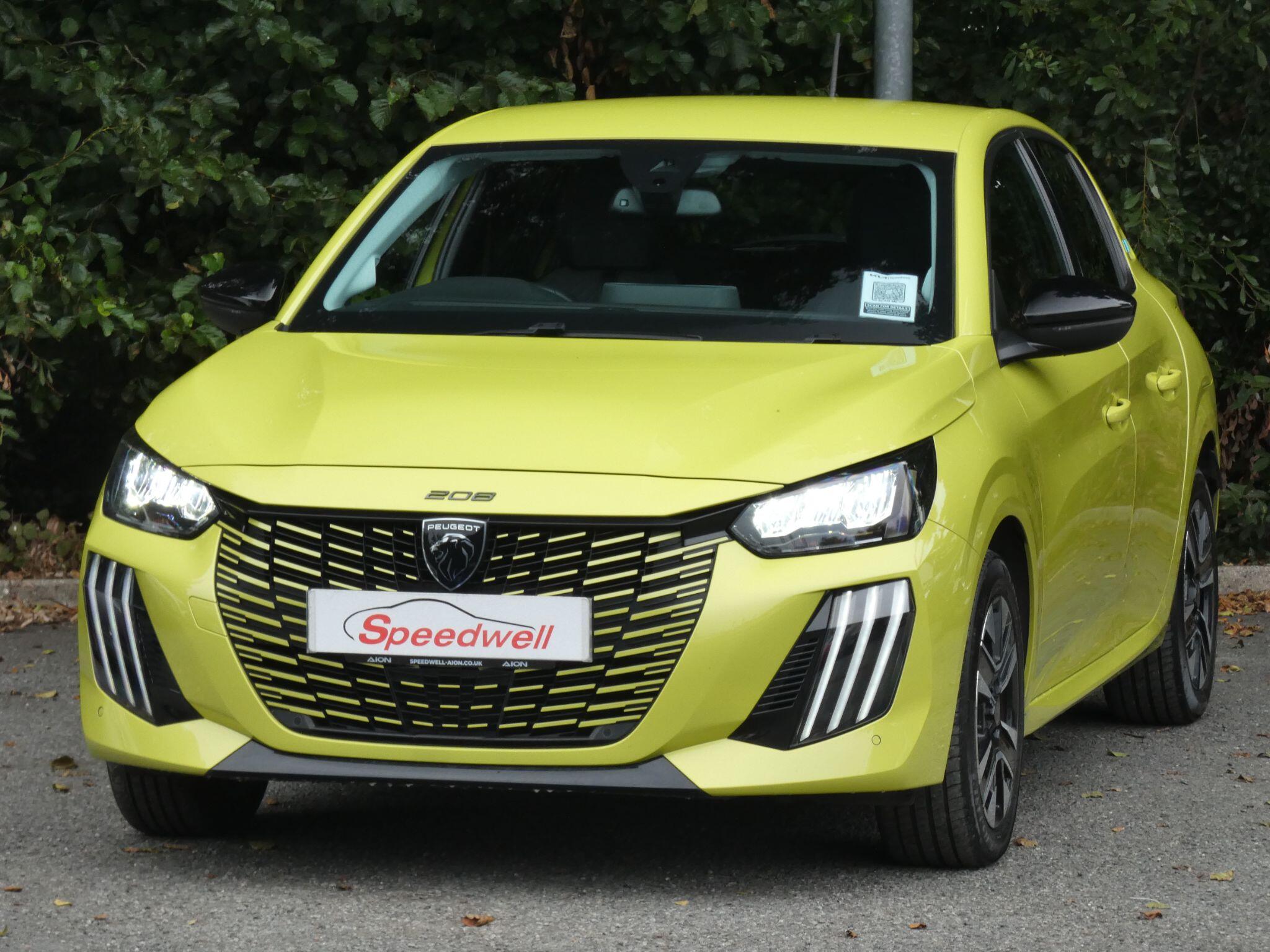 Peugeot E-208 view 6