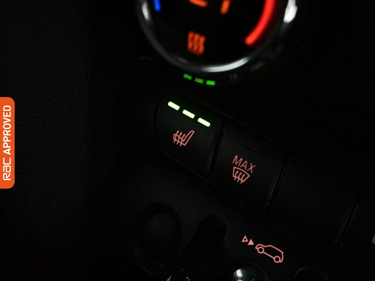 Mini Hatch view 19