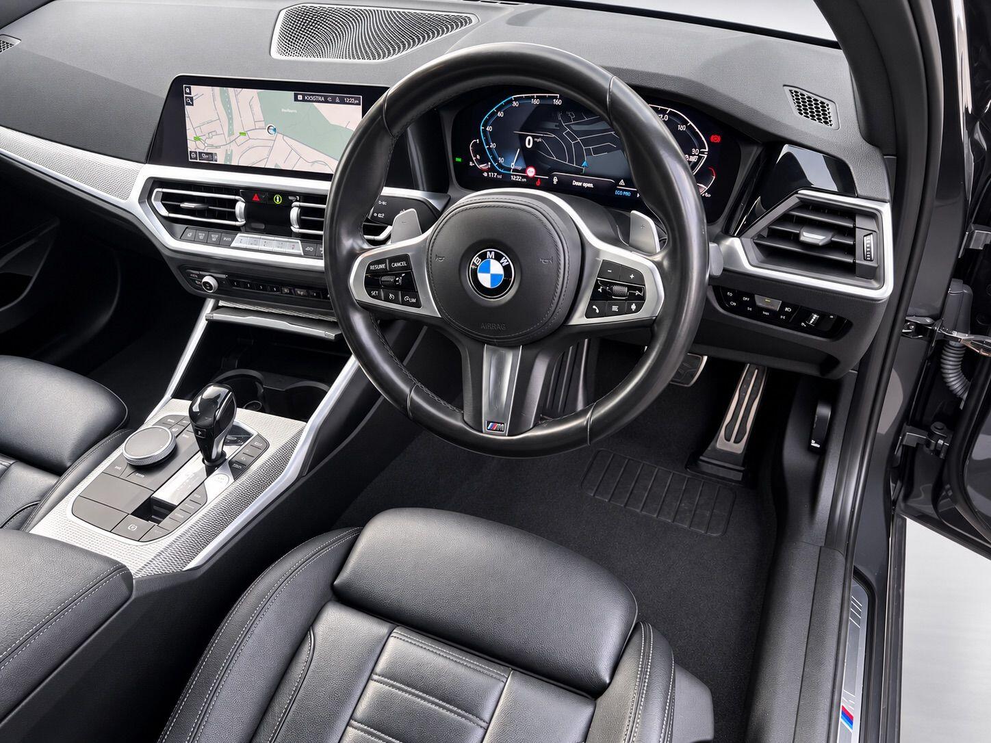 BMW 3 Series view 18