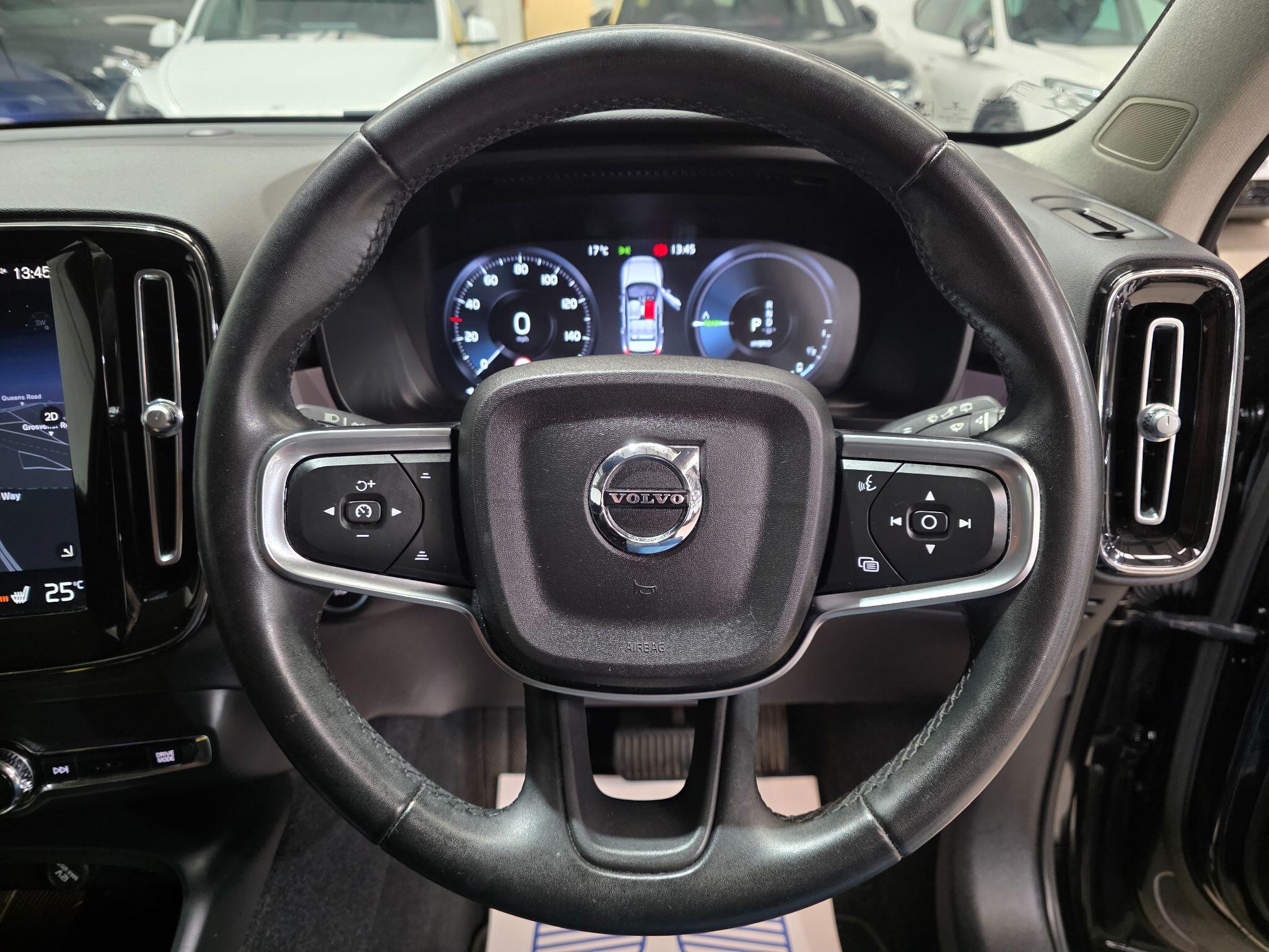 Volvo XC40 view 17