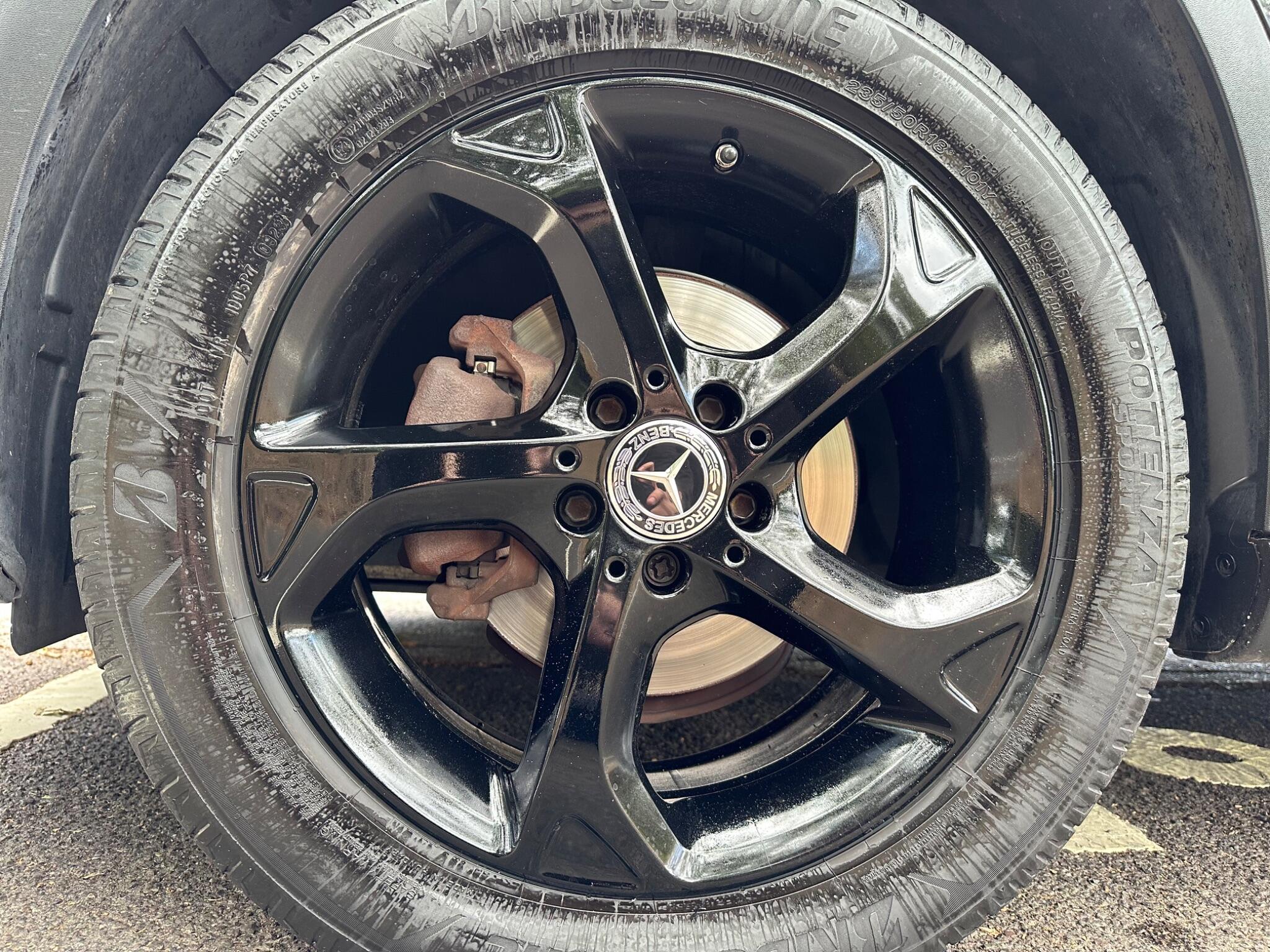 Mercedes-Benz Gla view 22