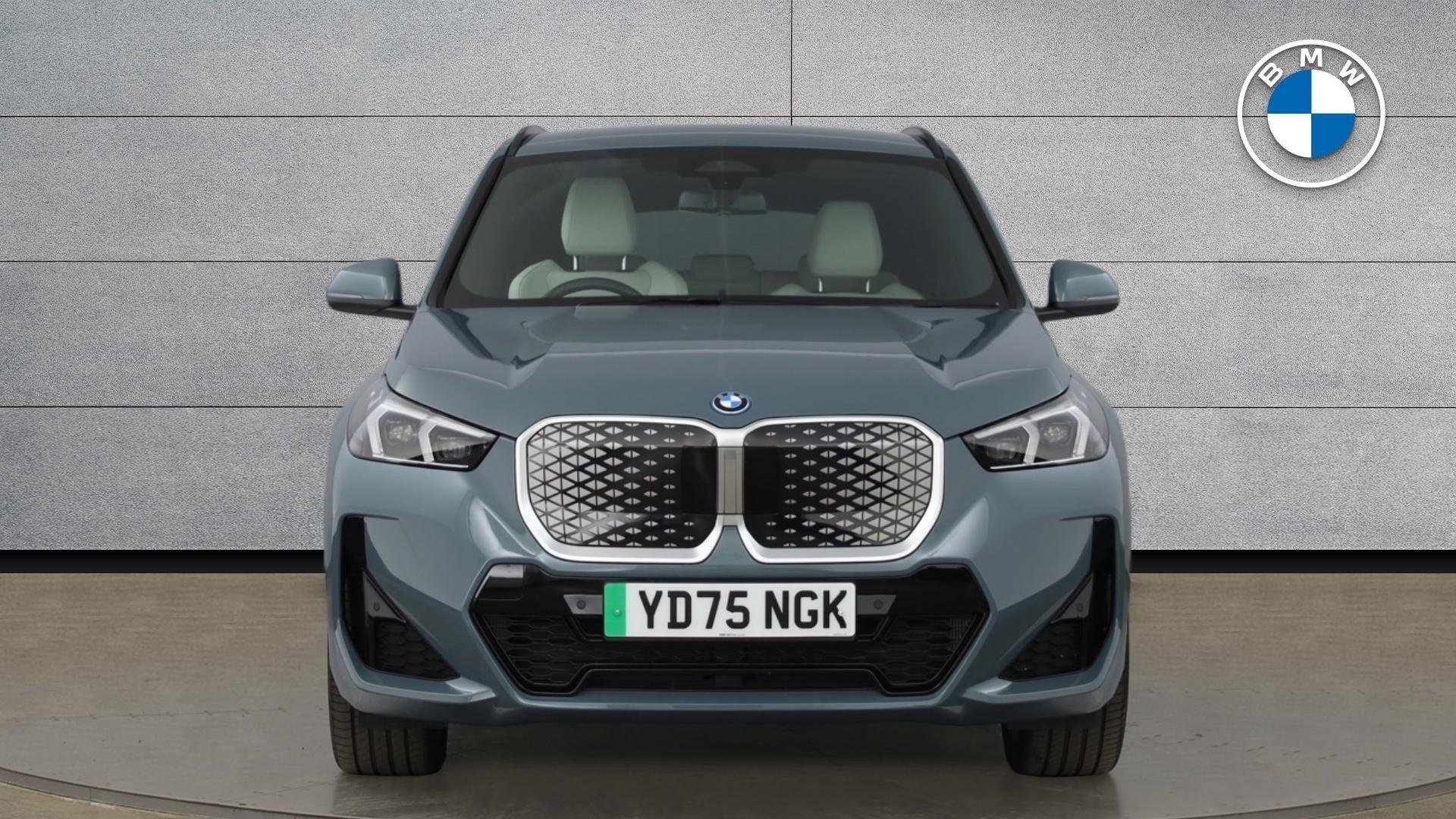 BMW iX1 view 16