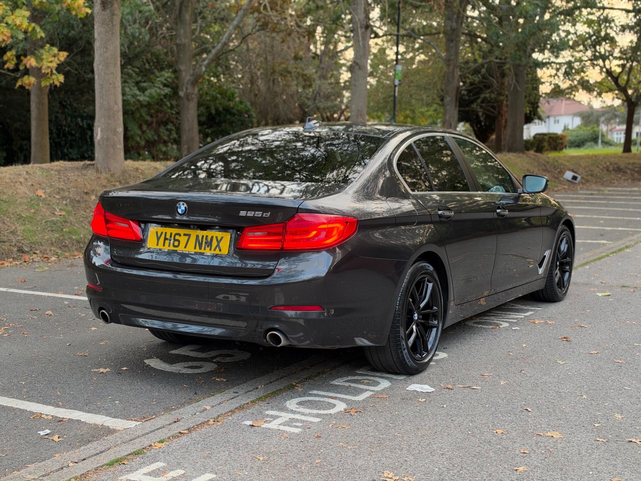 BMW 5 Series view 4