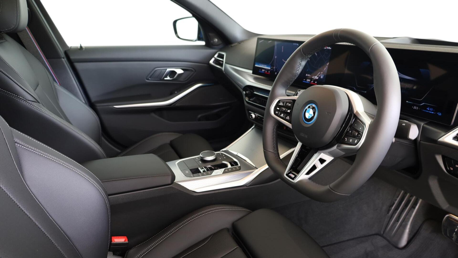 BMW 3 Series view 6