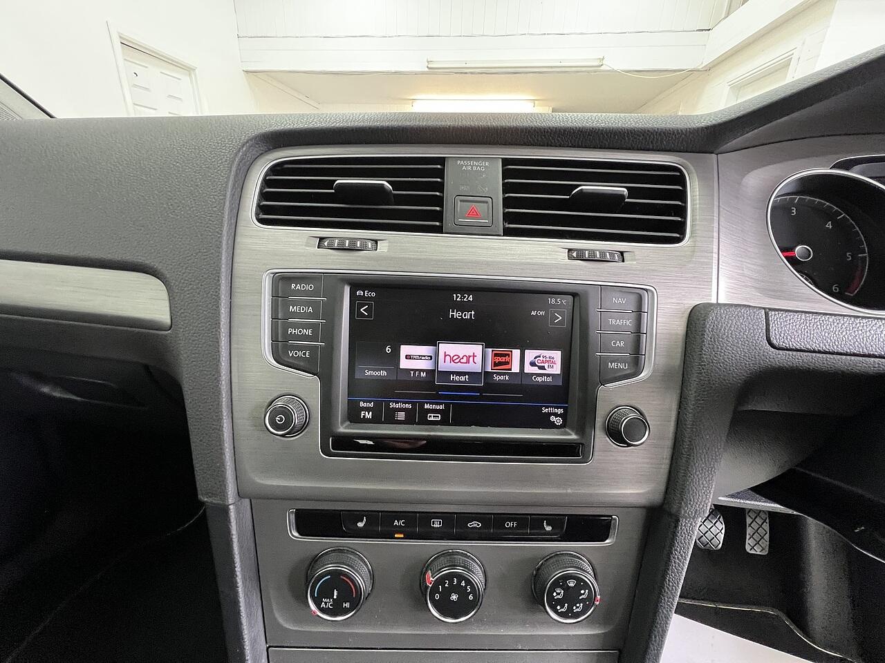 Volkswagen Golf view 11