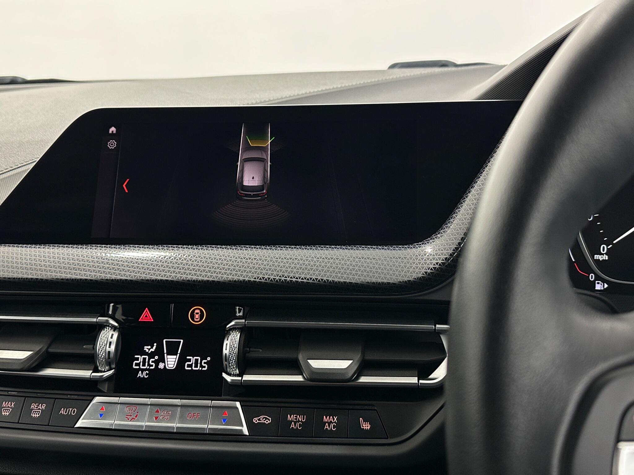 BMW 1 Series view 24