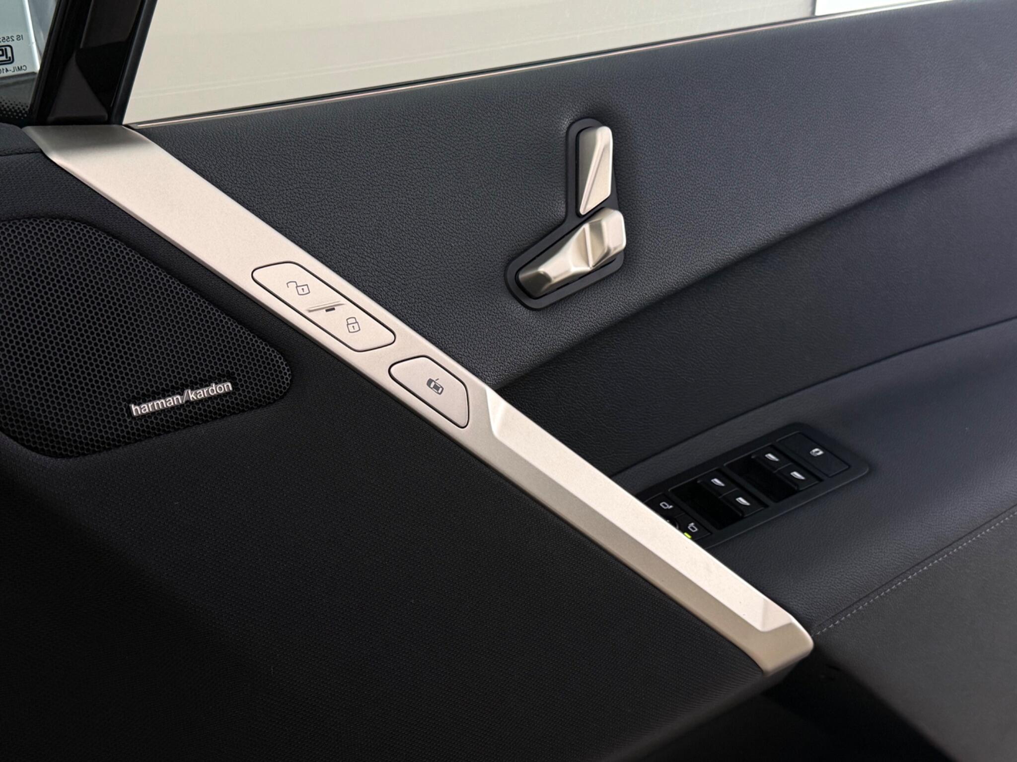BMW Ix view 30