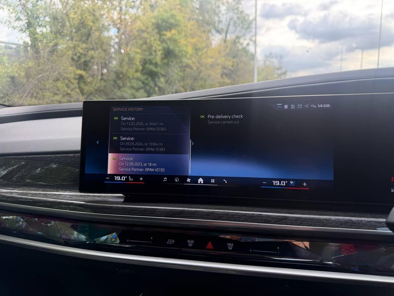 BMW 7 Series view 72