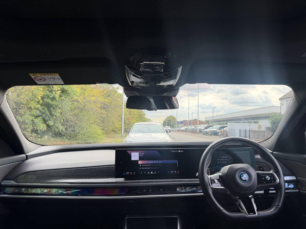 BMW 7 Series view 42