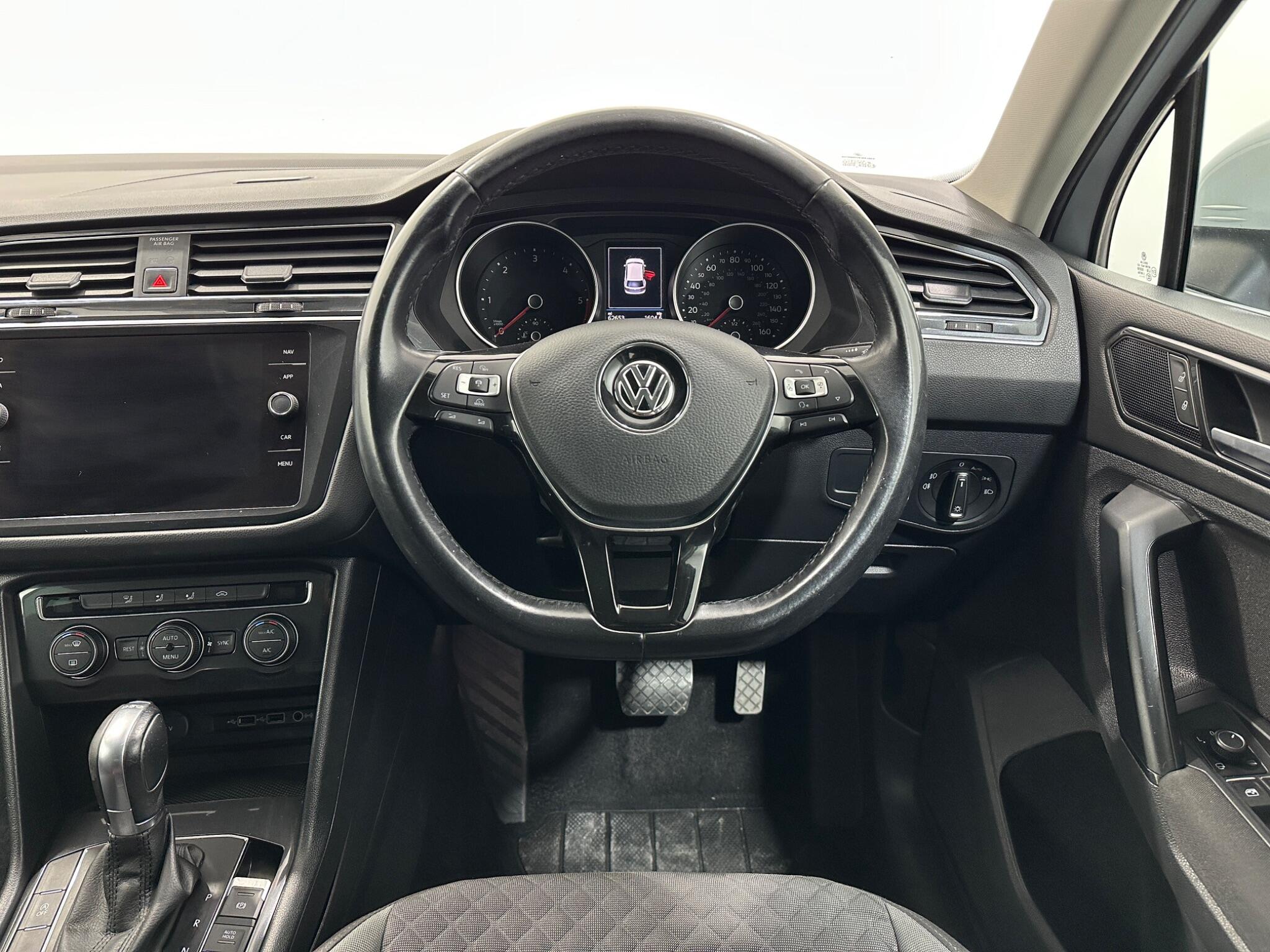 Volkswagen Tiguan view 13