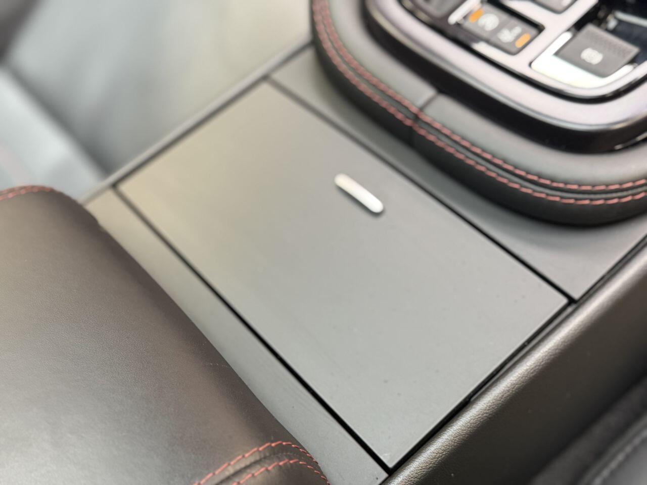 Jaguar F-Type view 32