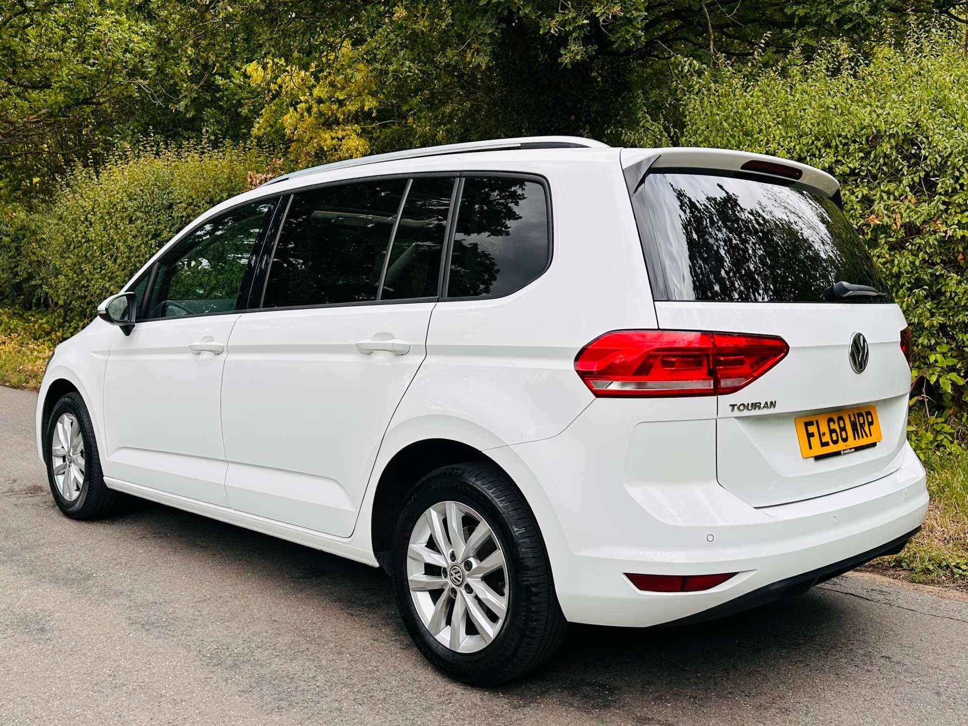 Volkswagen Touran view 38