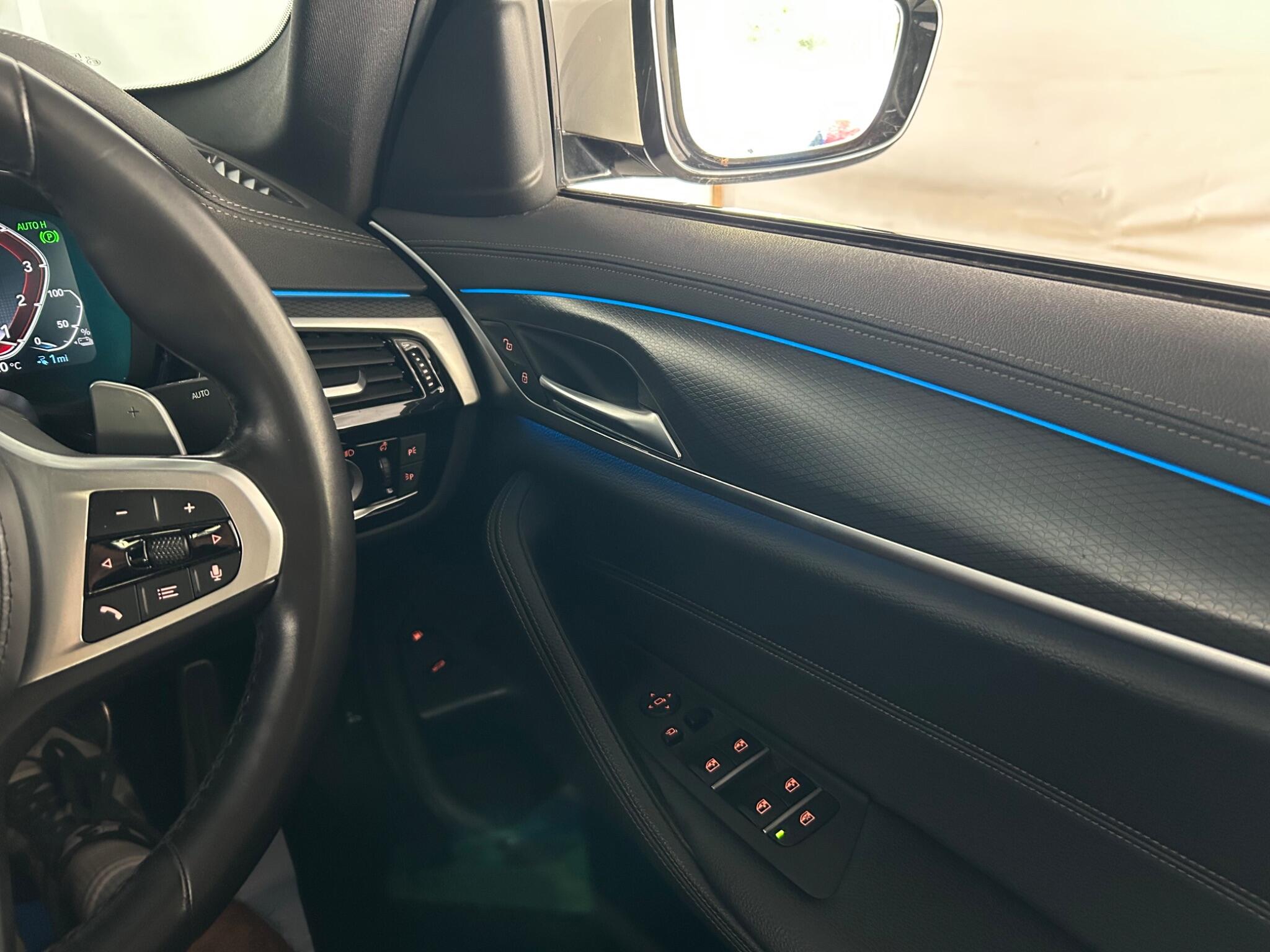 BMW 5 Series view 25