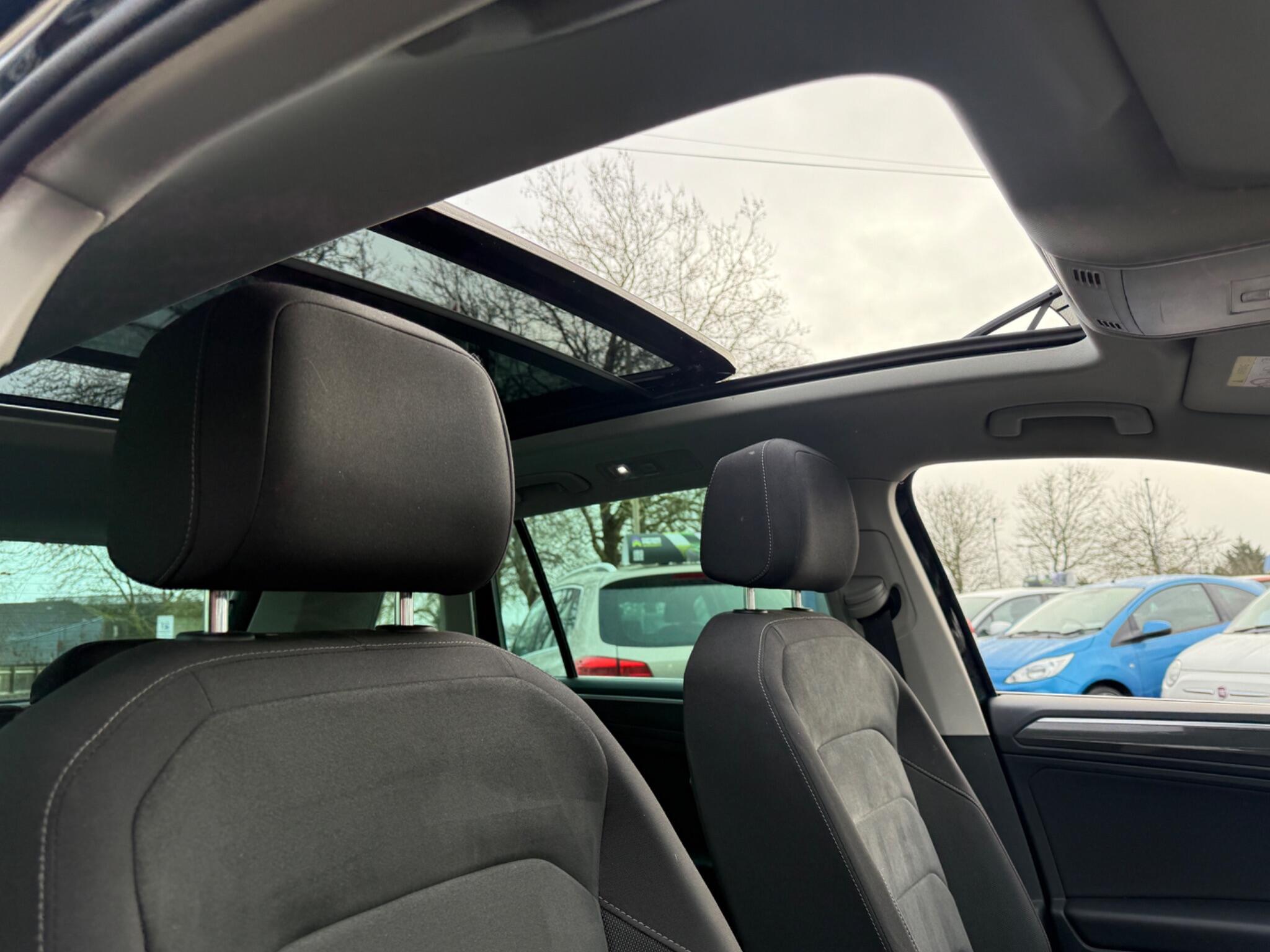 Volkswagen Tiguan - Image 5