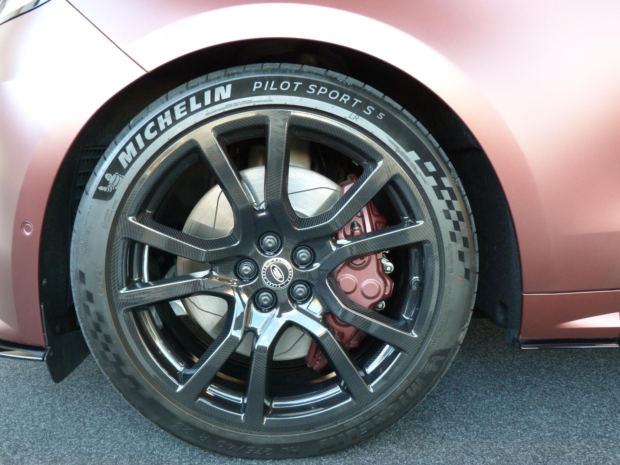 Land Rover Range Rover Sport view 4
