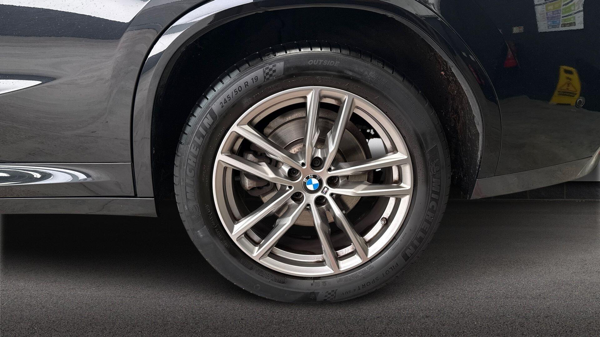 BMW X4 view 14