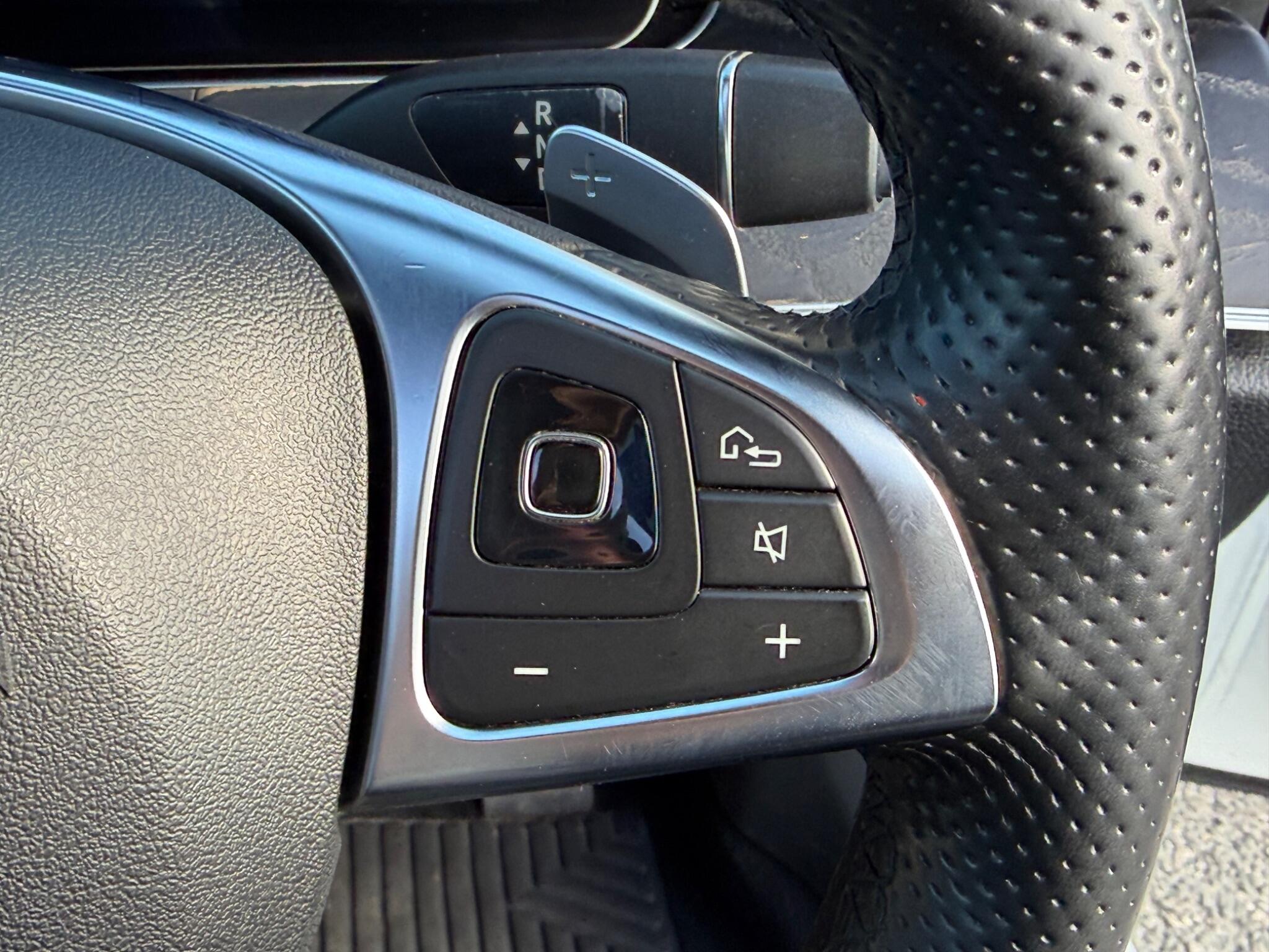 Mercedes-Benz E-Class view 28