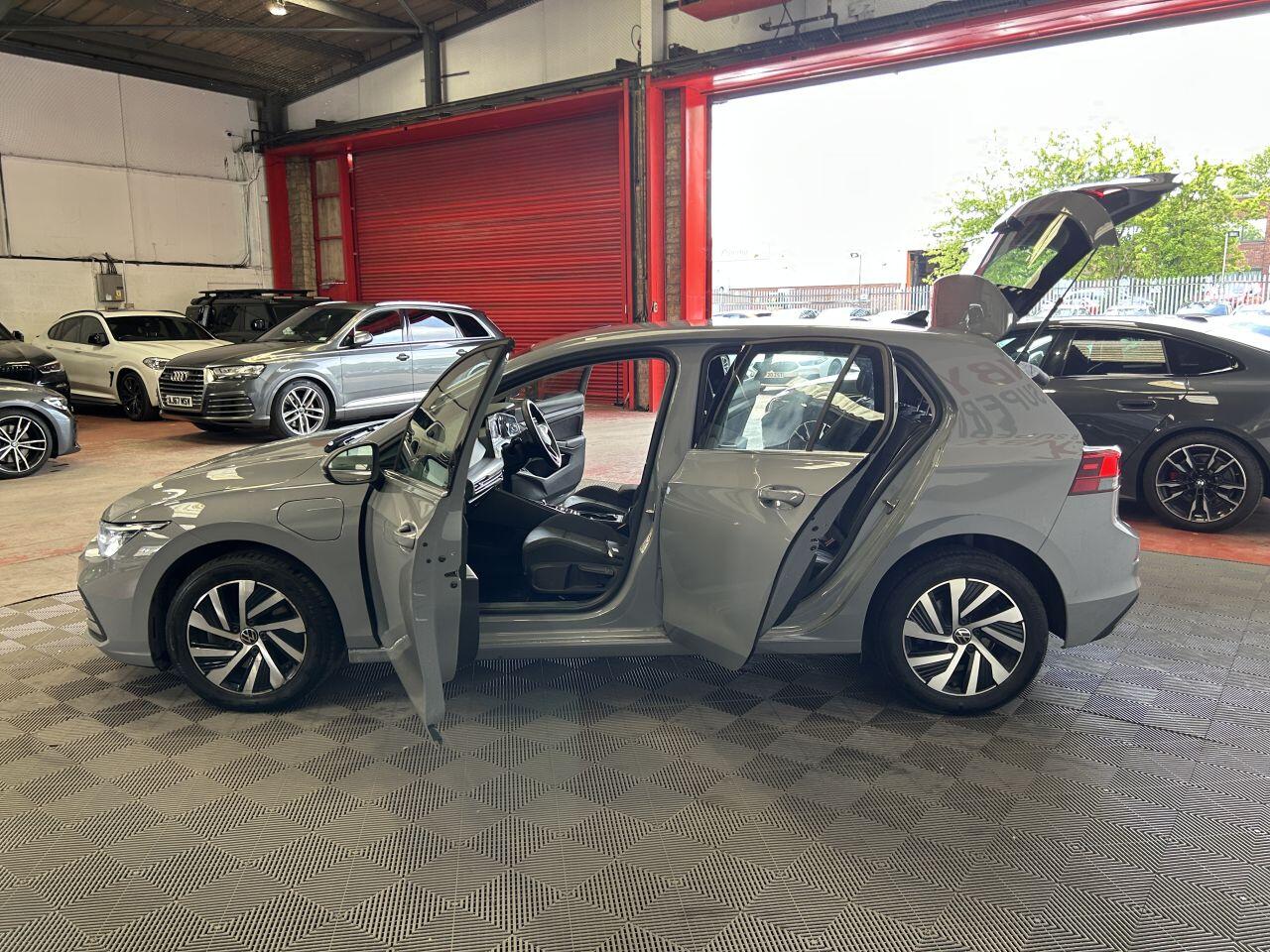 Volkswagen Golf view 13
