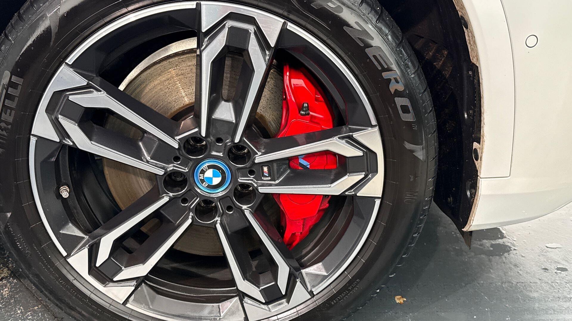 BMW iX1 view 30