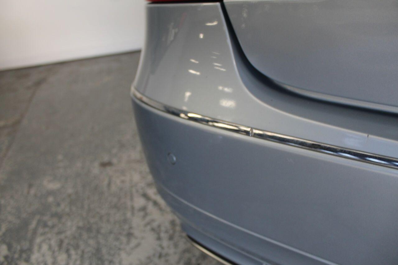 Mercedes-Benz E-Class view 17