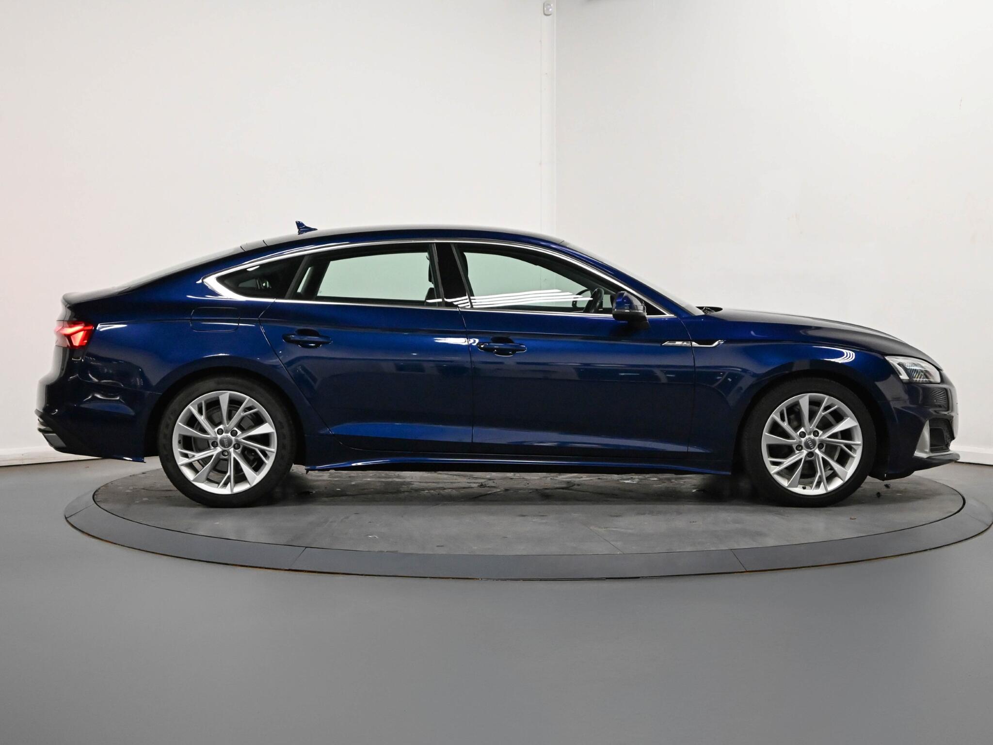Audi A5 view 24