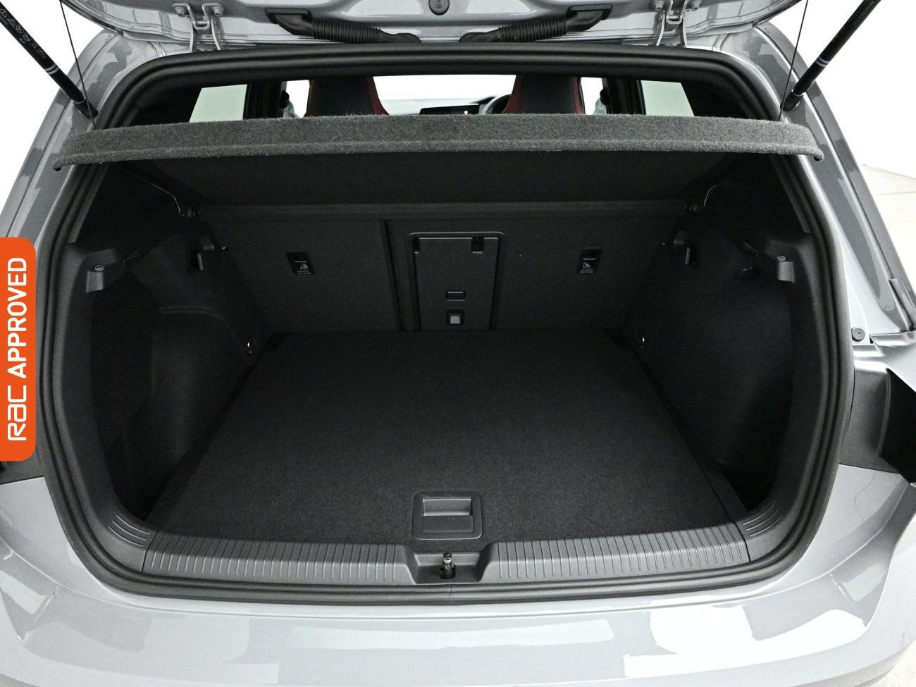 Volkswagen Golf view 13