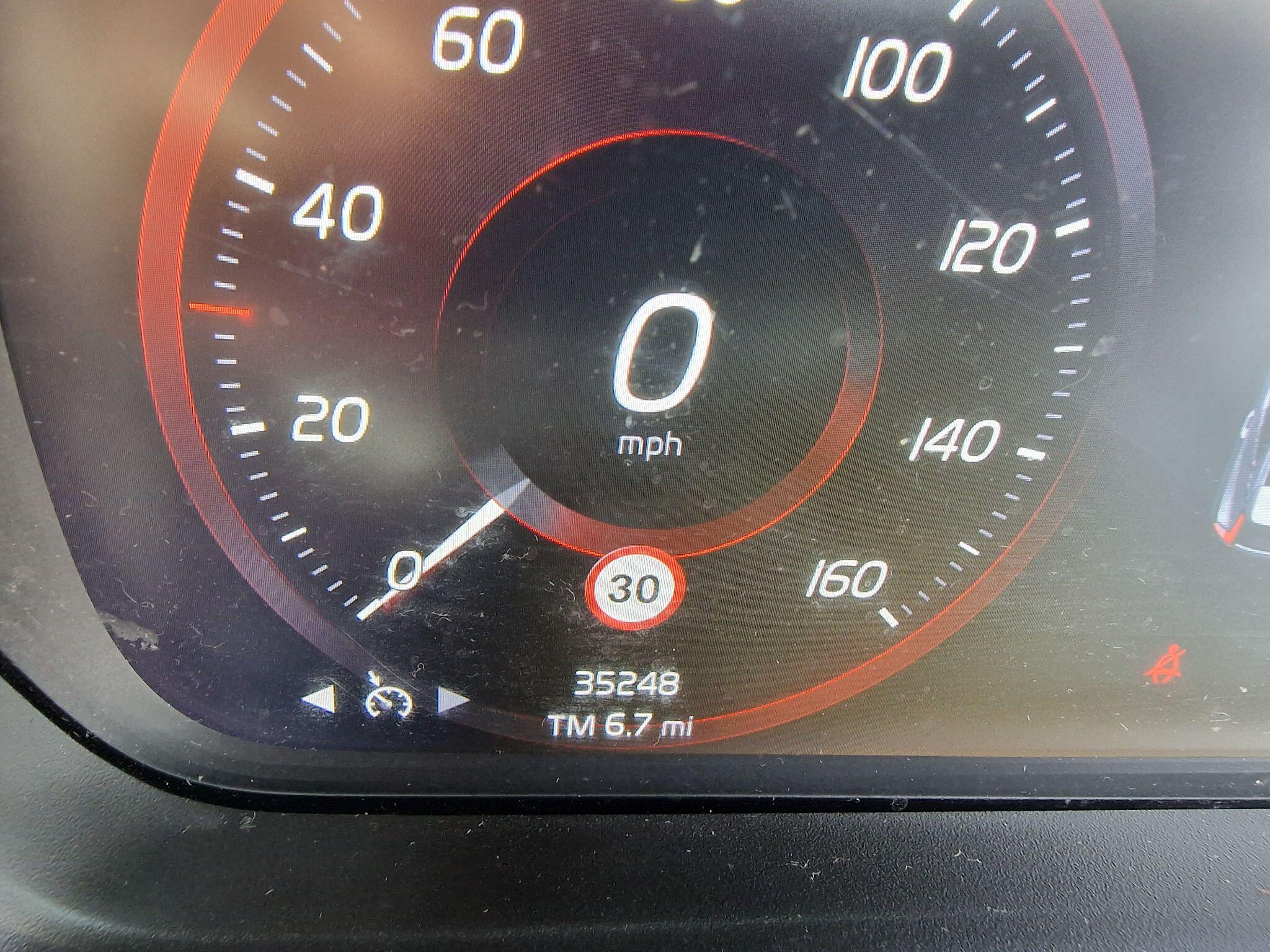 Volvo XC40 view 2