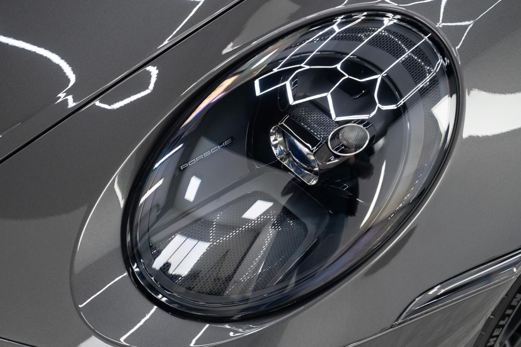 Porsche 911 view 32