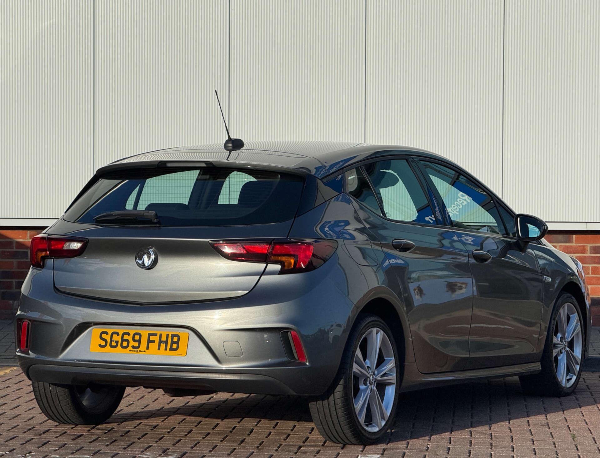 Vauxhall Astra view 6