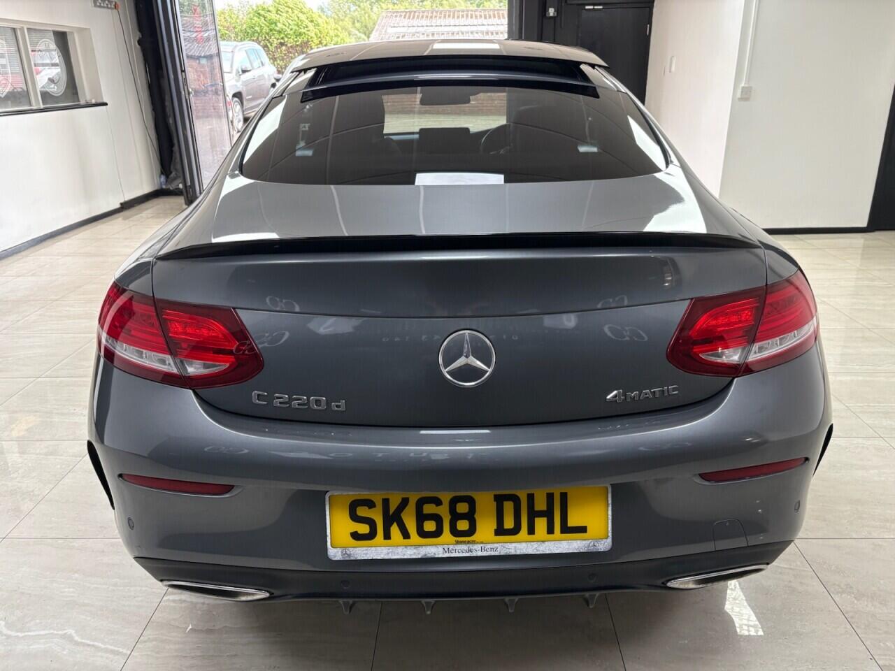 Mercedes-Benz C-Class view 4
