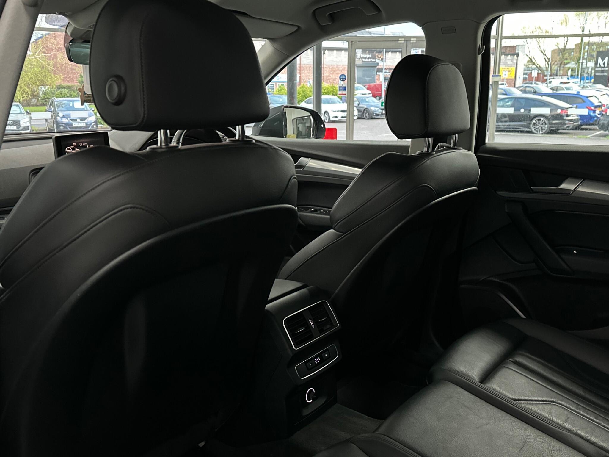Audi Q5 view 28