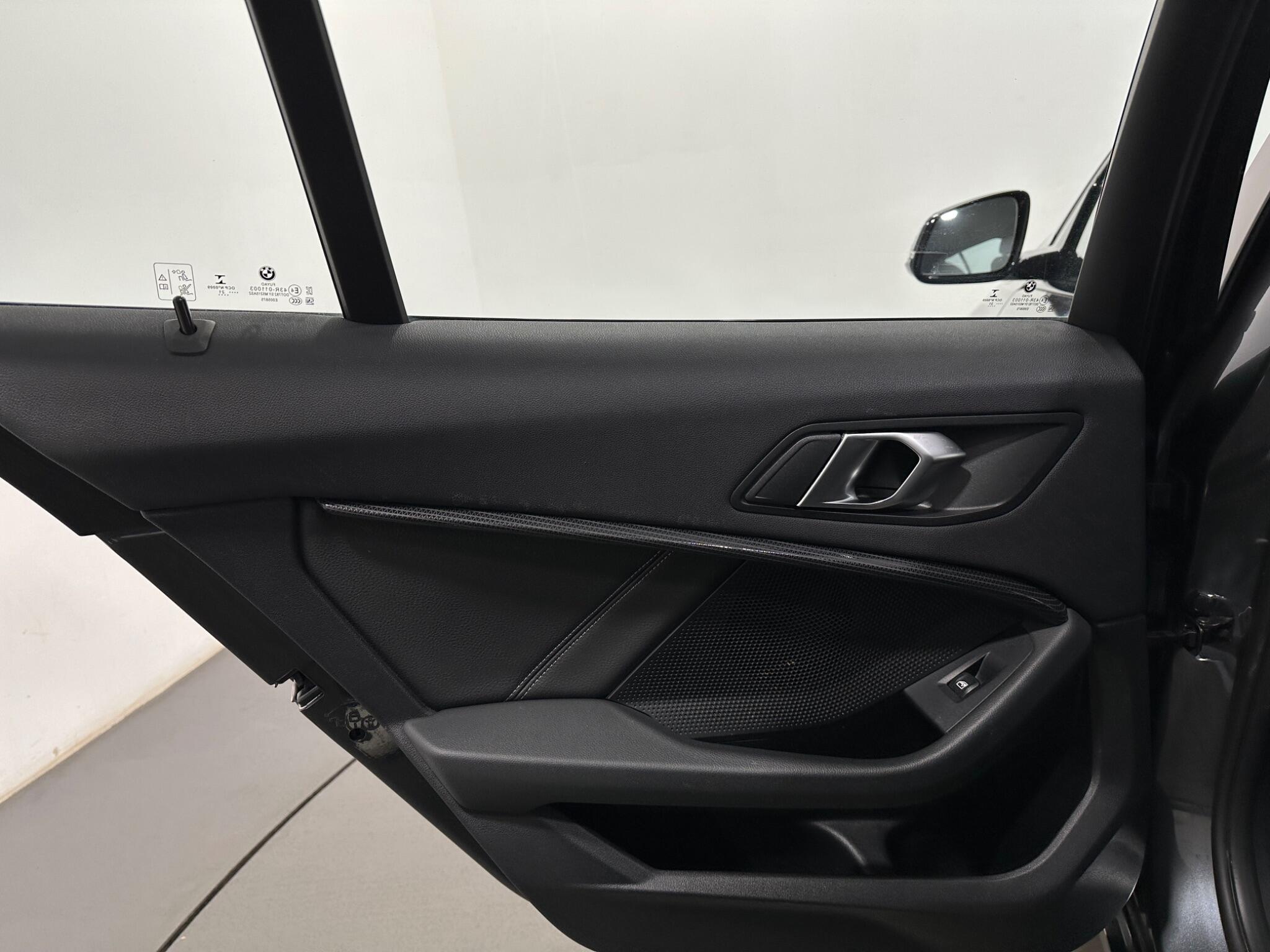 BMW 1 Series view 41