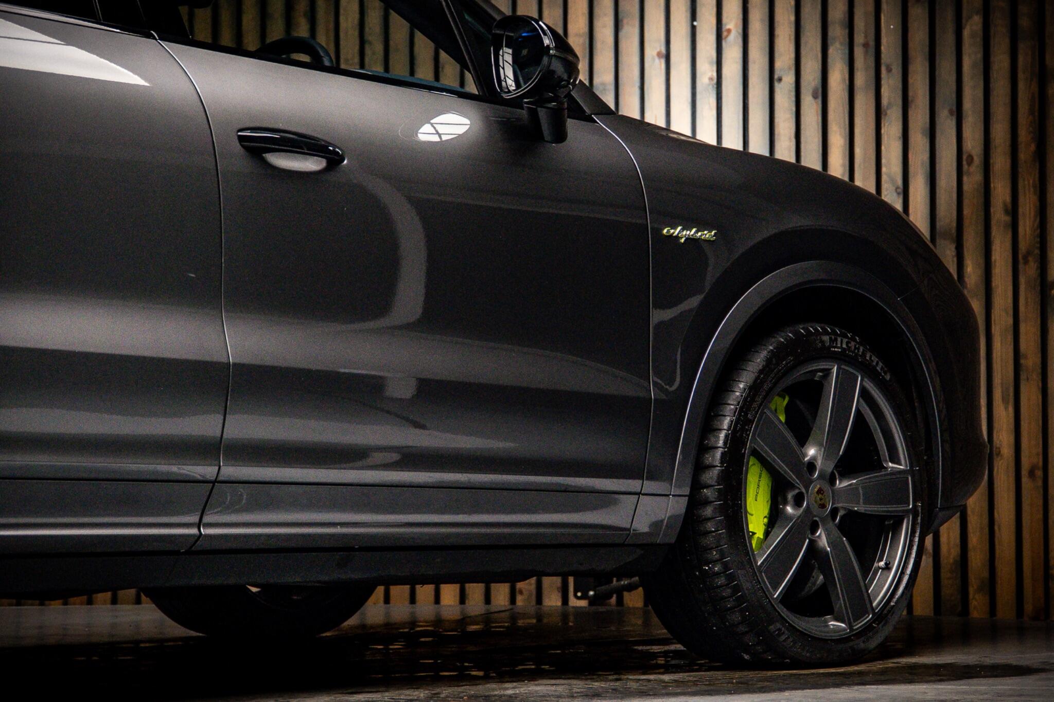 Porsche Cayenne view 14