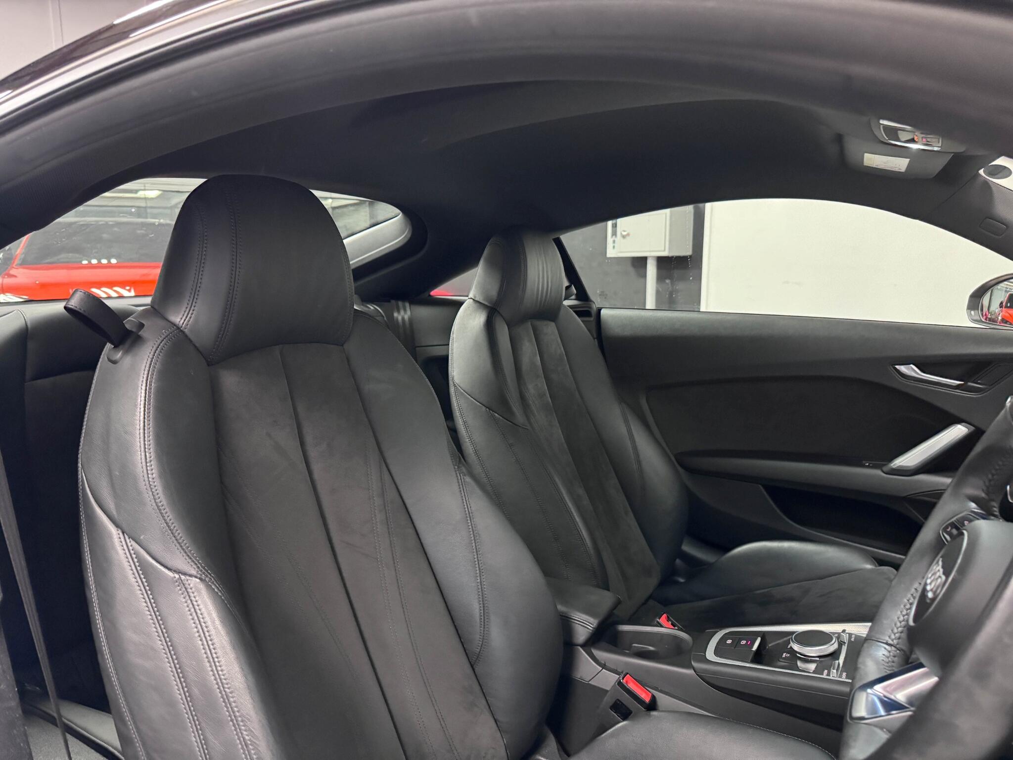 Audi TT view 13