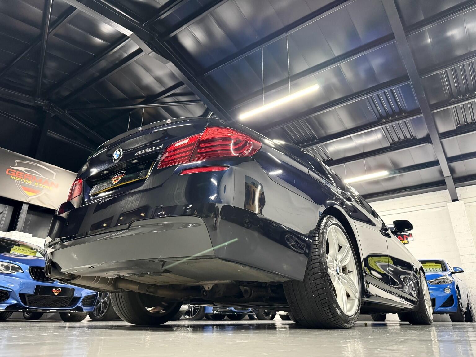 BMW 5 Series view 9