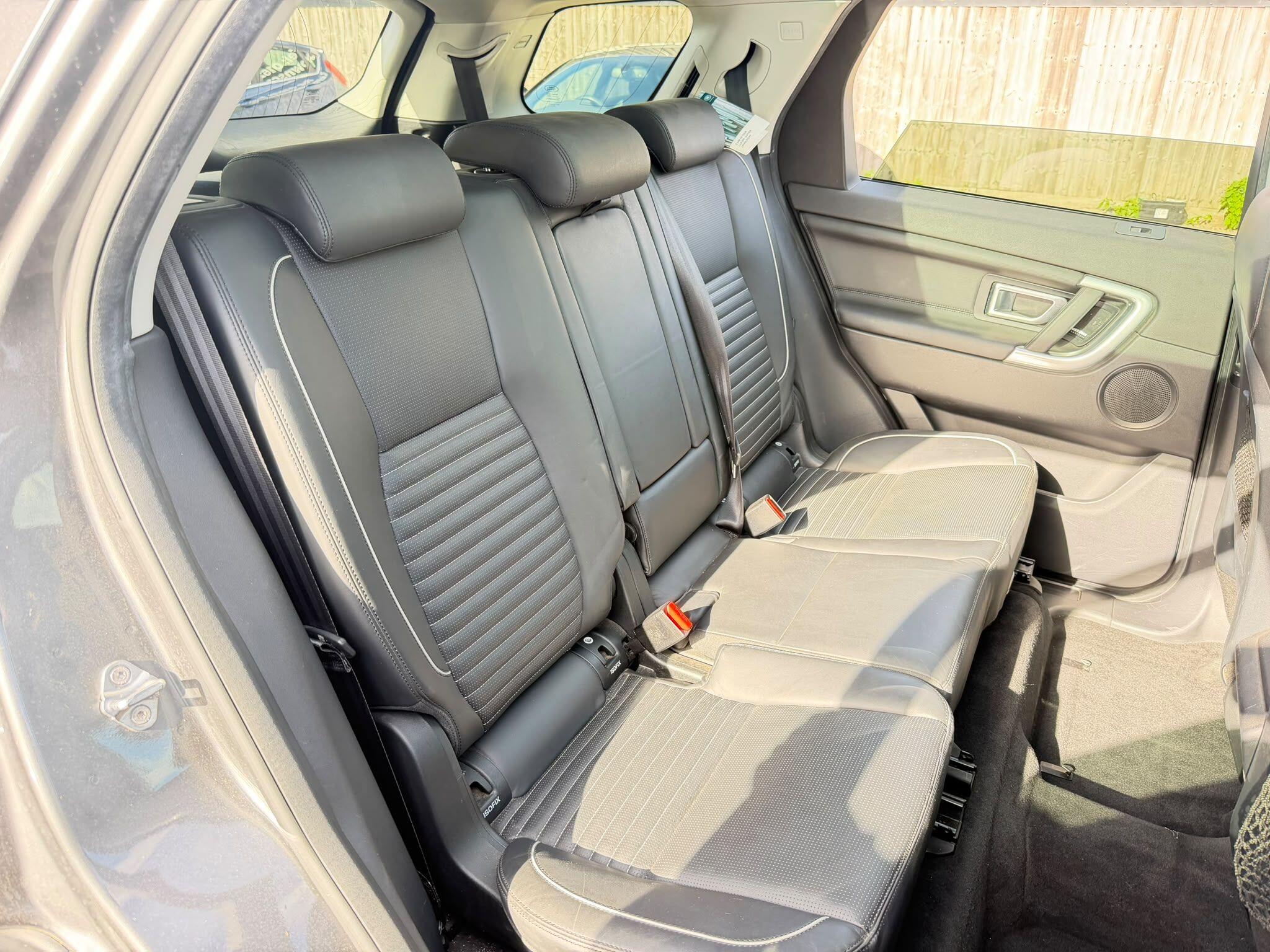 Land Rover Discovery Sport view 15