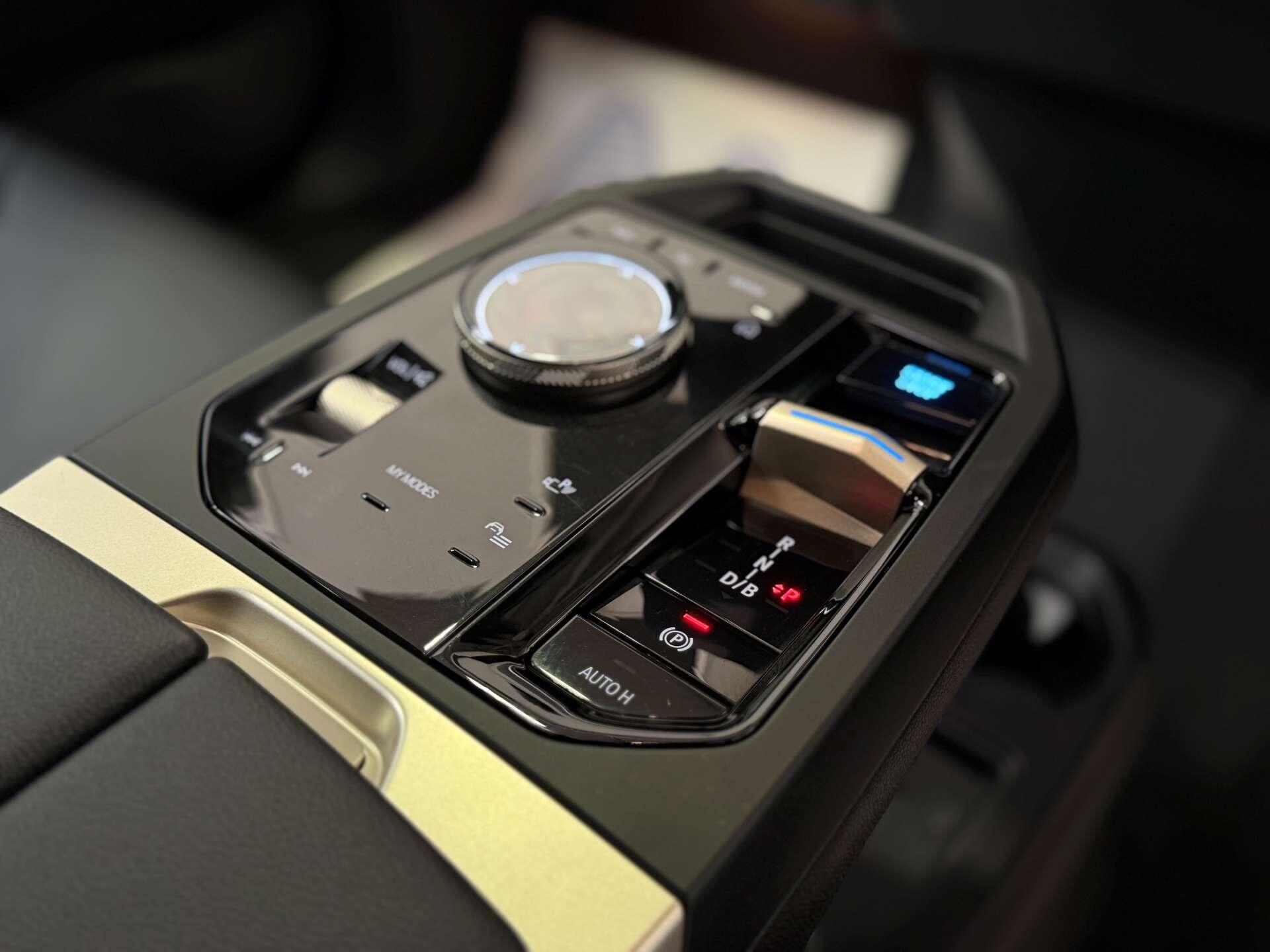 BMW Ix view 23