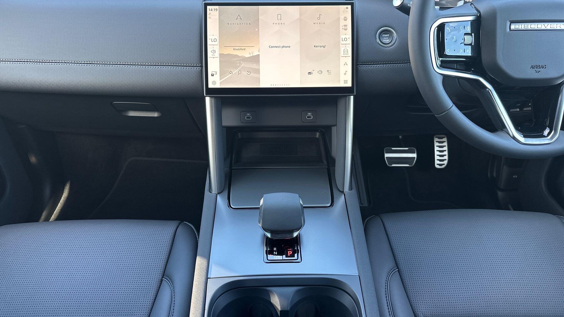 Land Rover Discovery Sport view 15