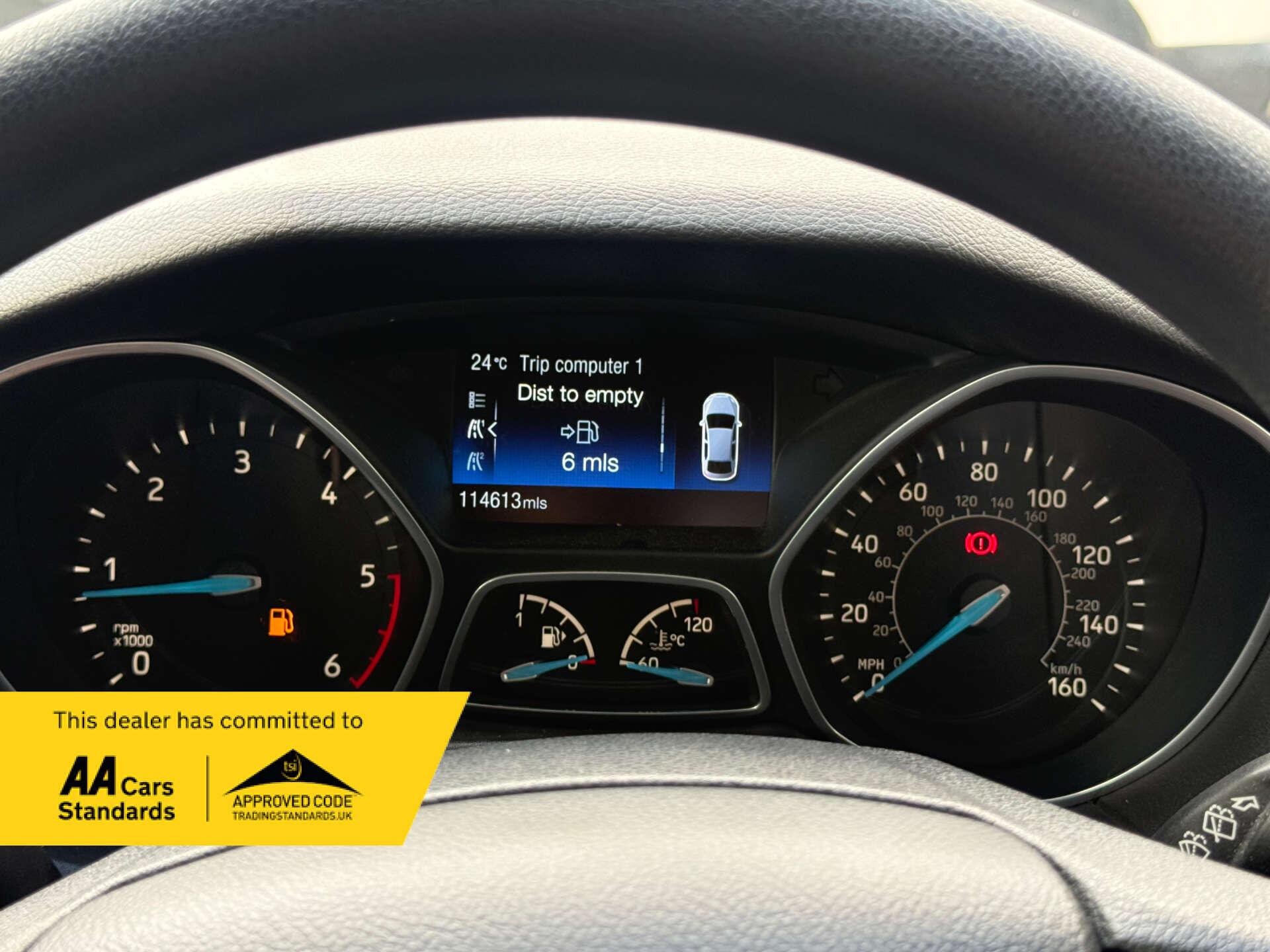 Ford Focus view 42