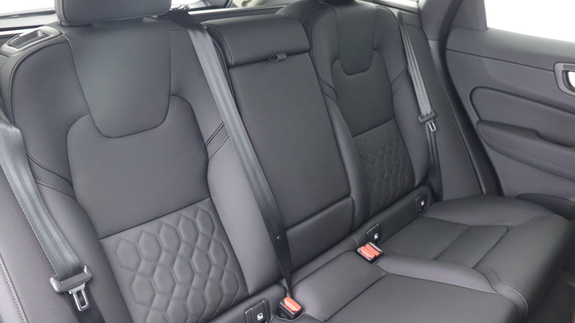 Volvo XC60 view 14