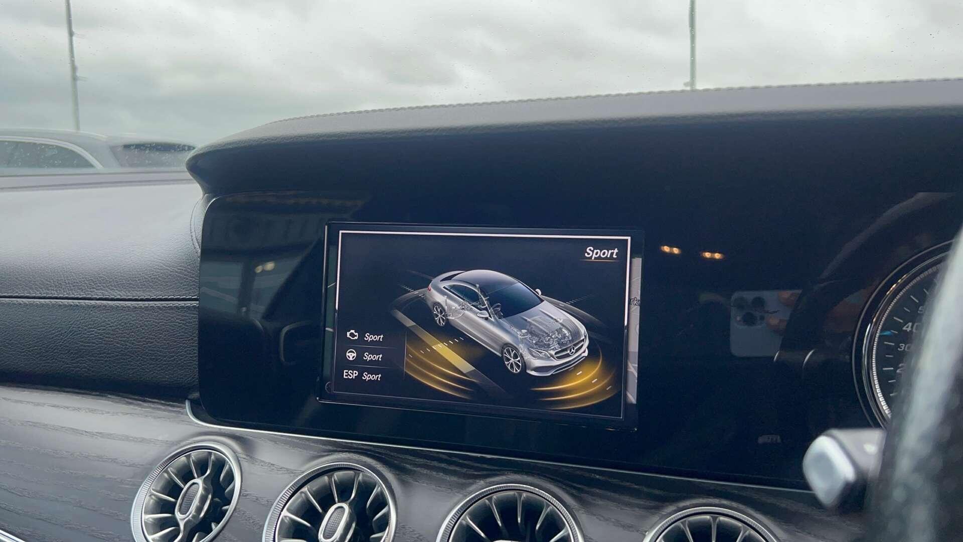 Mercedes-Benz E-Class view 33