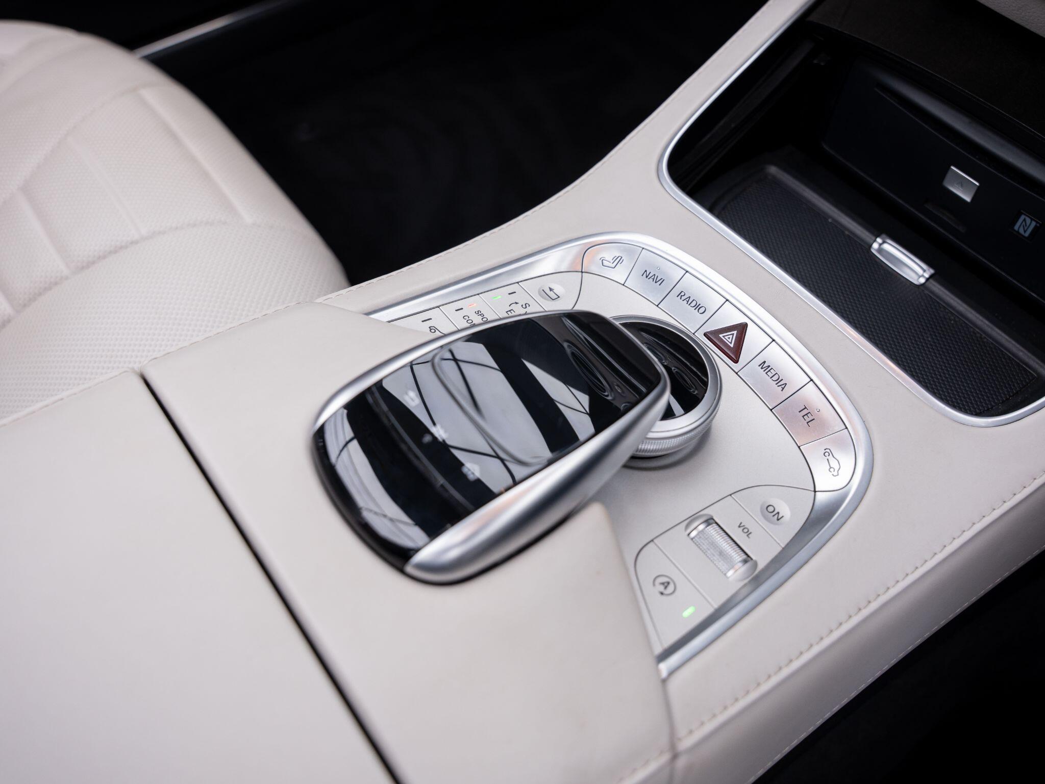 Mercedes-Benz S-Class view 26