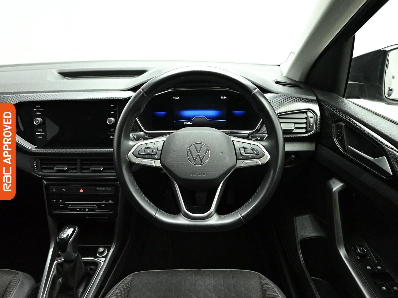 Volkswagen T-Cross view 9