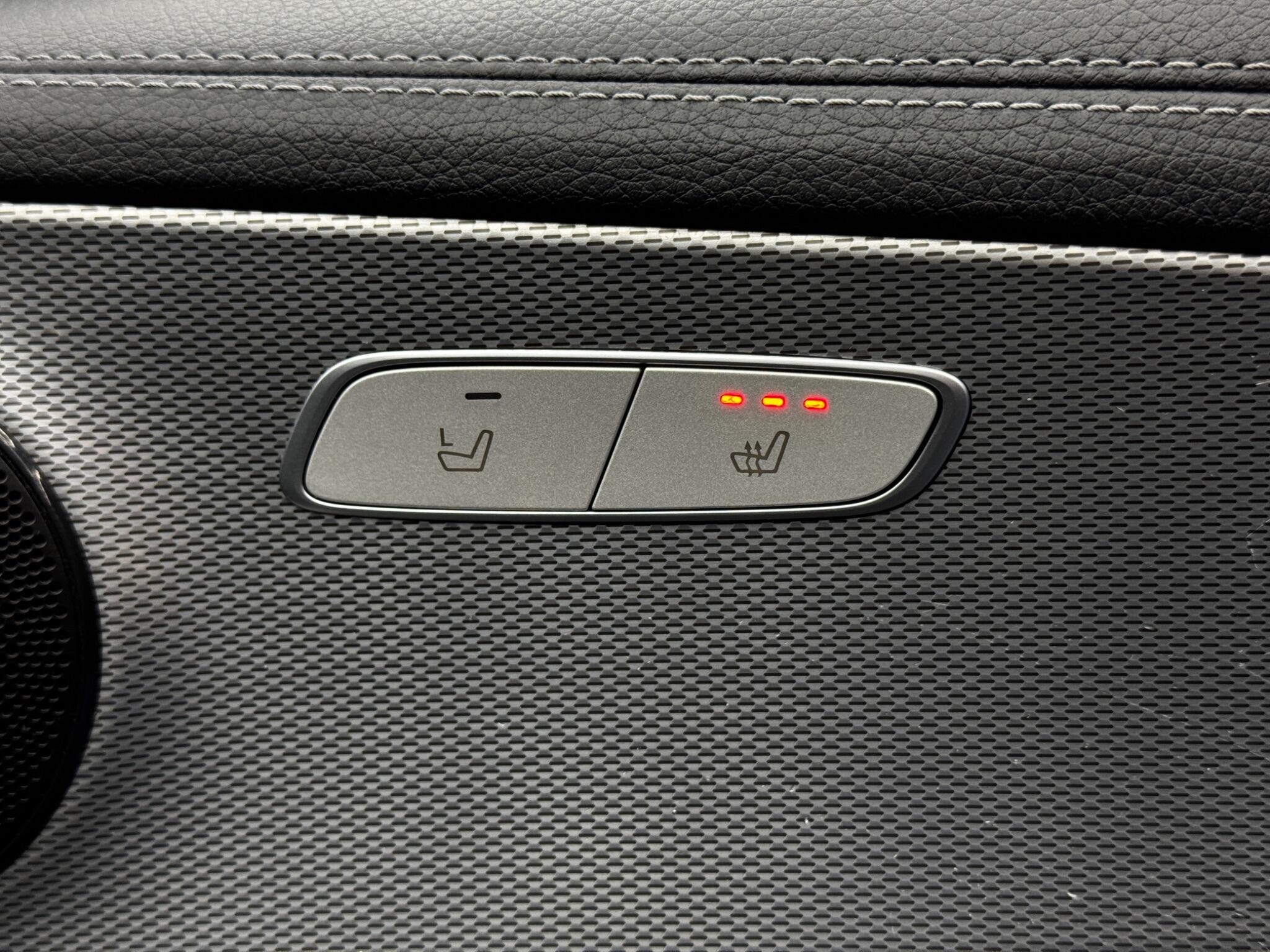 Mercedes-Benz E-Class view 40