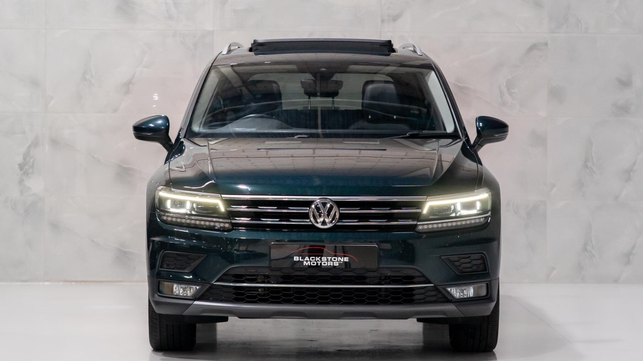 Volkswagen Tiguan Allspace view 2
