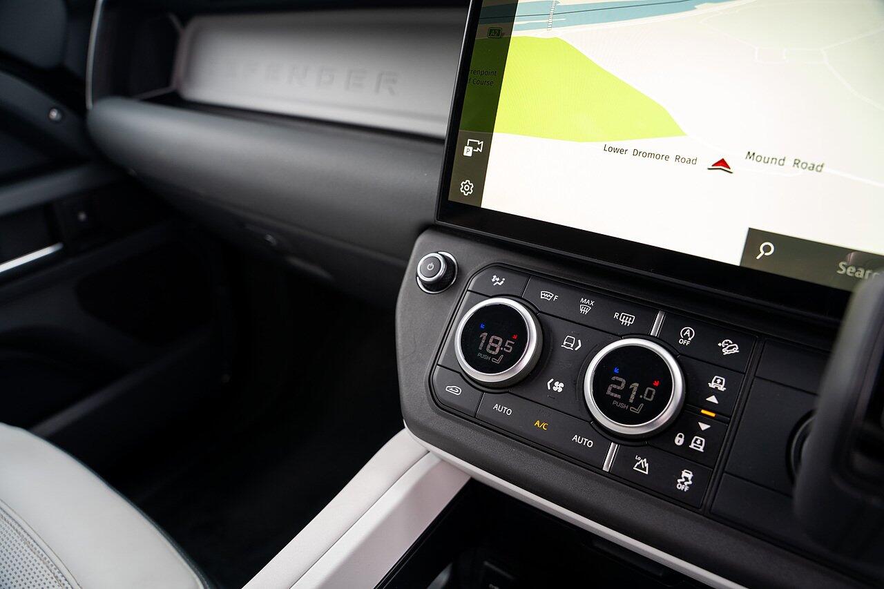 Land Rover Defender view 60